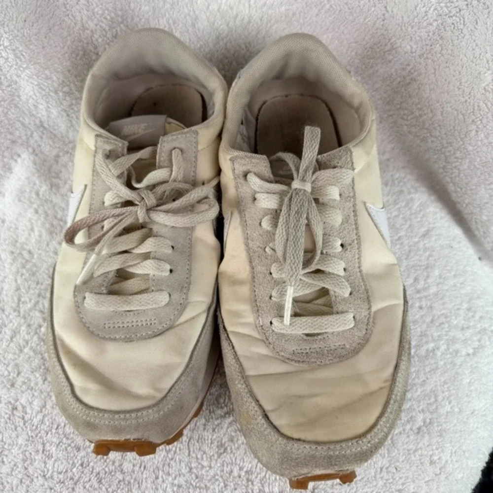 Nike Daybreak Summit Women's Sz 8 Ivory White Gum Bottom Running Sneaker Shoe‎